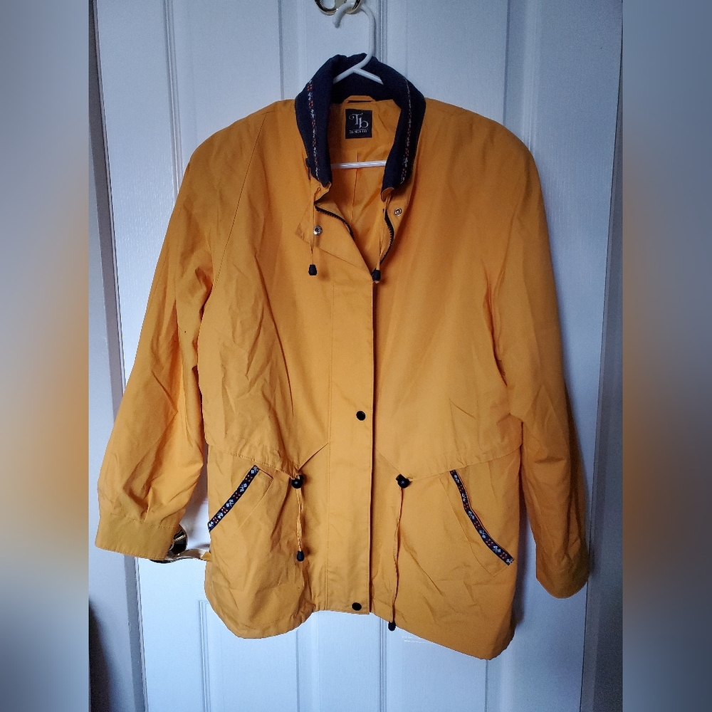 🔴 NWOT Thunder Bay vintage yellow raincoat